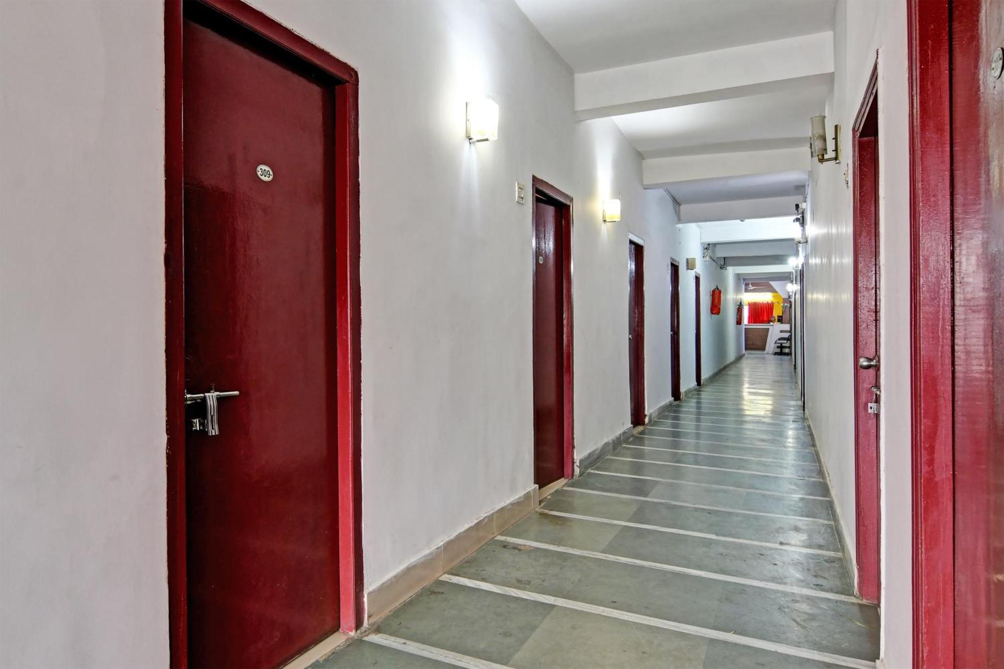 Hotel O Red Rose Near Noapara Metro Station Калькутта Экстерьер фото