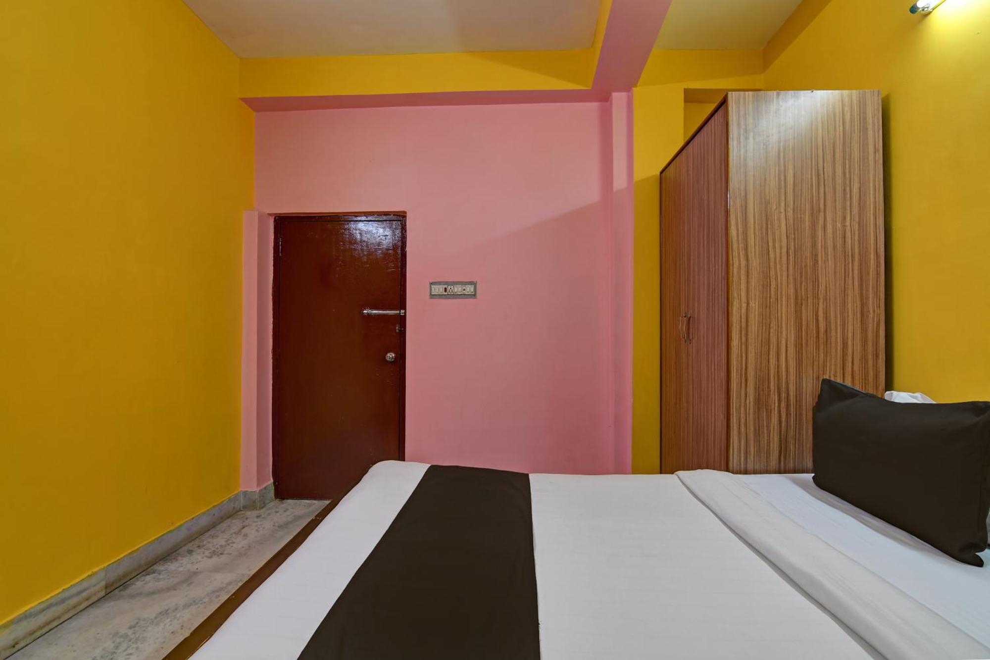 Hotel O Red Rose Near Noapara Metro Station Калькутта Экстерьер фото