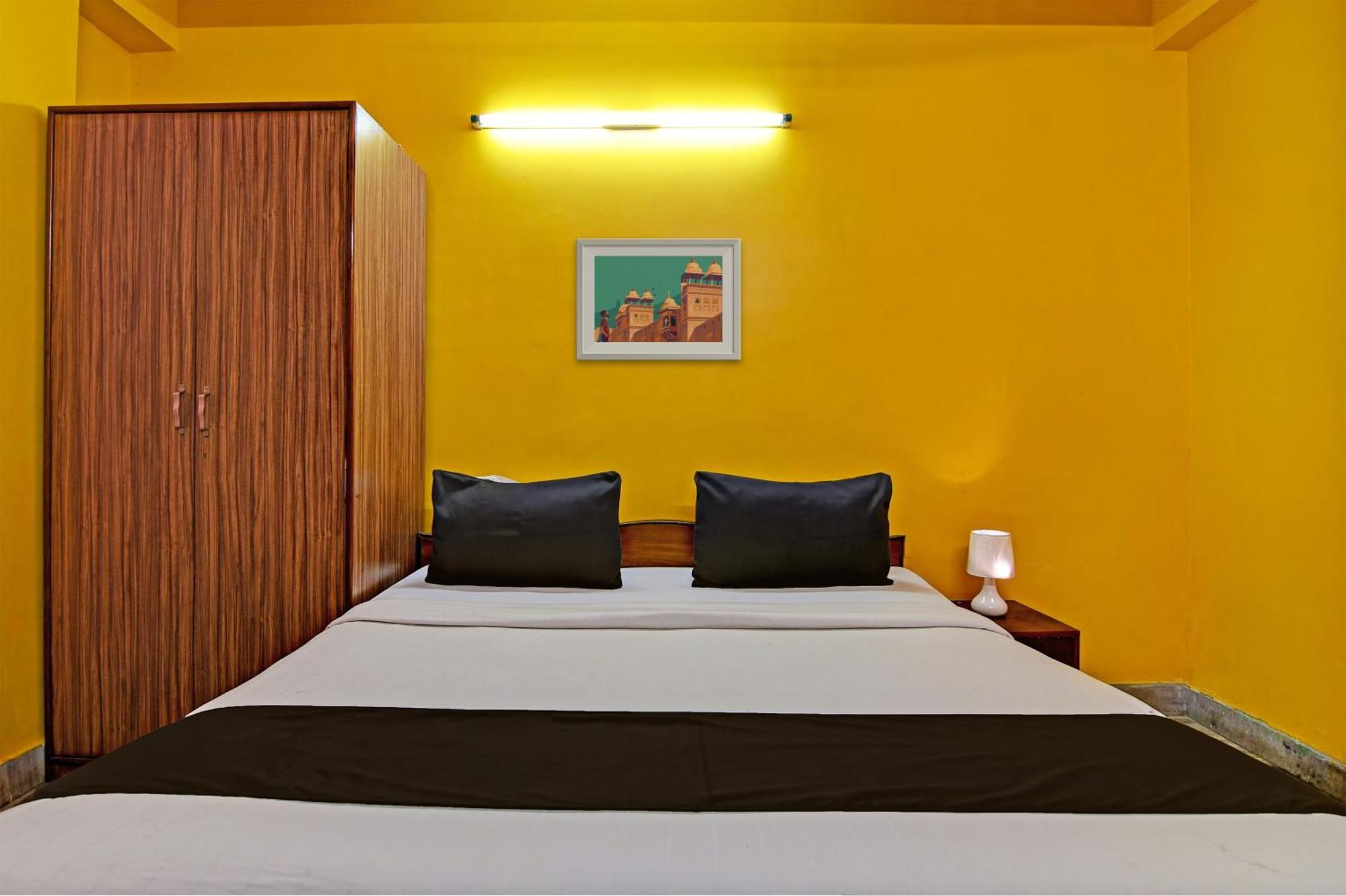 Hotel O Red Rose Near Noapara Metro Station Калькутта Экстерьер фото