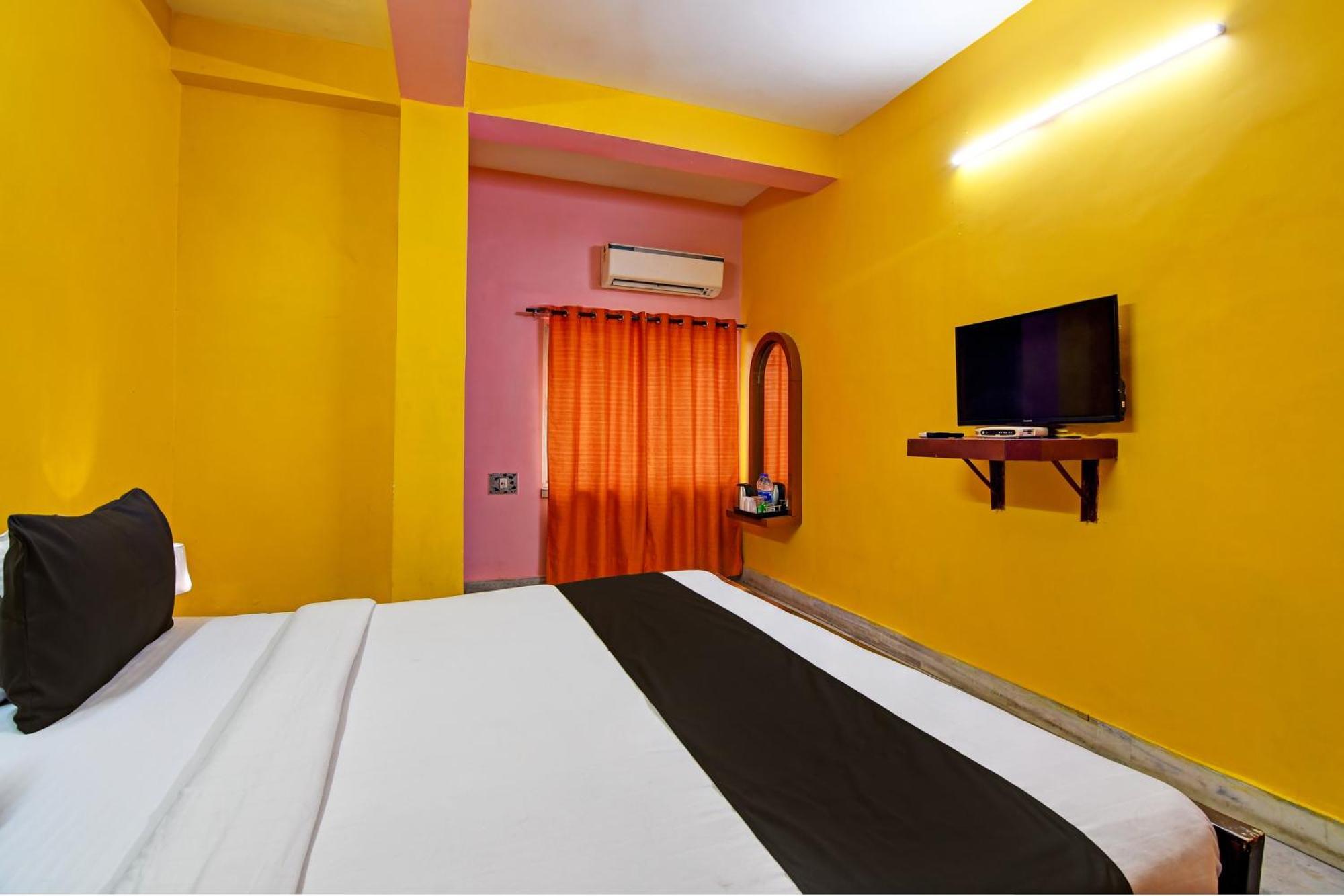 Hotel O Red Rose Near Noapara Metro Station Калькутта Экстерьер фото